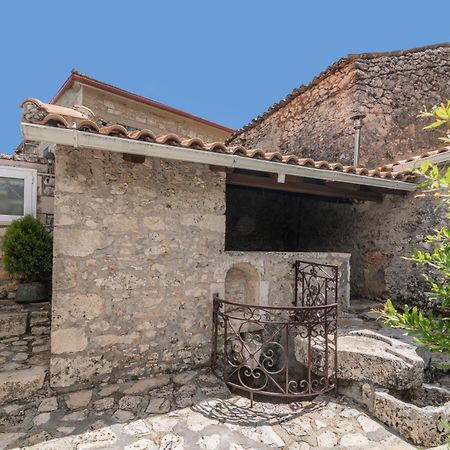 Villa Callisto- Elegant Restored Villa With Pool Γύρι Εξωτερικό φωτογραφία