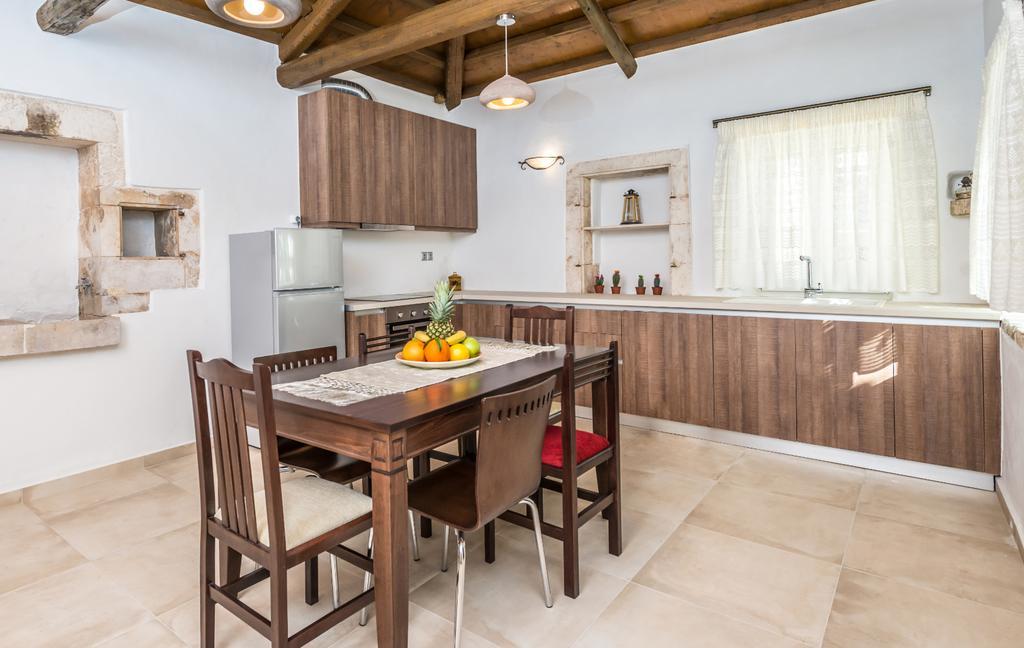 Villa Callisto- Elegant Restored Villa With Pool Γύρι Εξωτερικό φωτογραφία