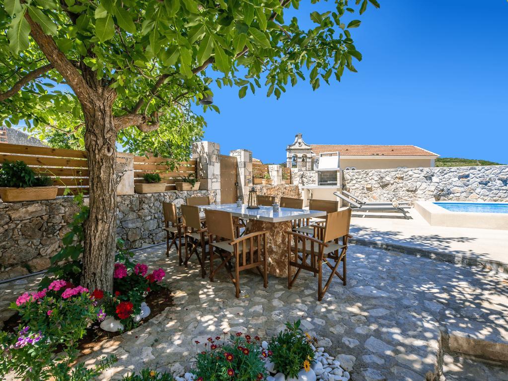 Villa Callisto- Elegant Restored Villa With Pool Γύρι Εξωτερικό φωτογραφία