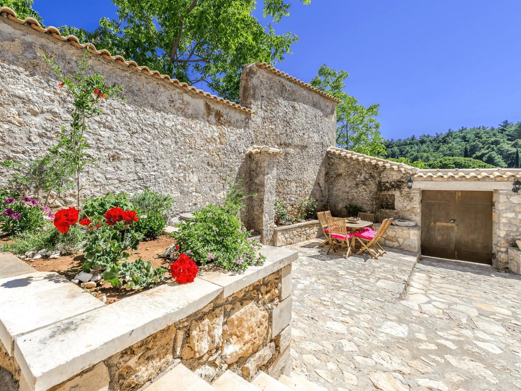 Villa Callisto- Elegant Restored Villa With Pool Γύρι Εξωτερικό φωτογραφία