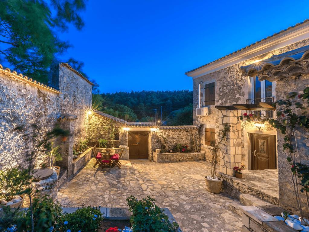 Villa Callisto- Elegant Restored Villa With Pool Γύρι Εξωτερικό φωτογραφία