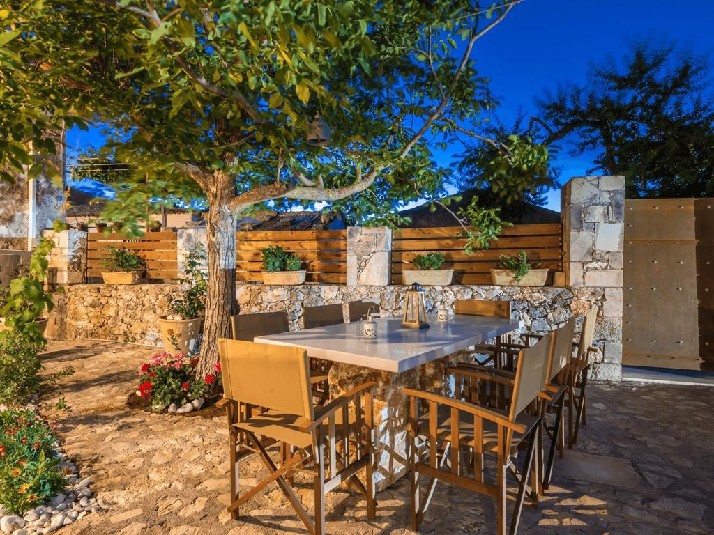 Villa Callisto- Elegant Restored Villa With Pool Γύρι Εξωτερικό φωτογραφία