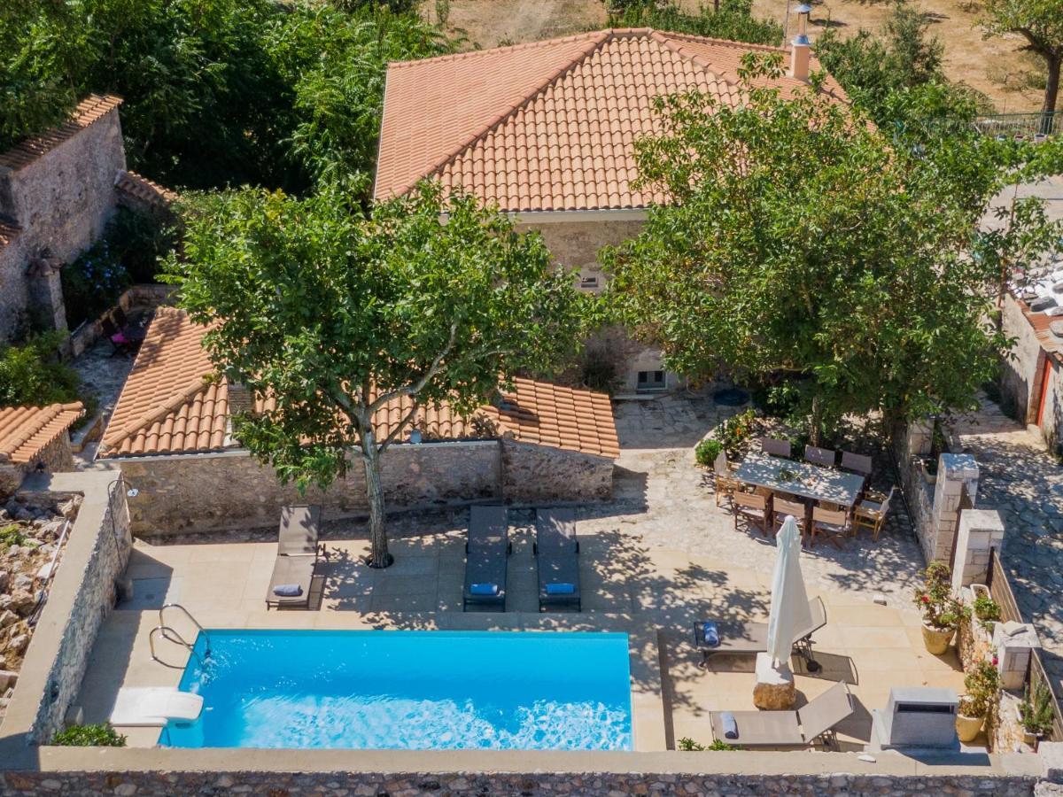 Villa Callisto- Elegant Restored Villa With Pool Γύρι Εξωτερικό φωτογραφία